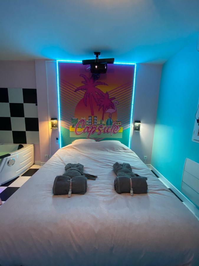 Capsule Miami Vice - Jacuzzi - Billard - Ecran Cinema & Netflix - Ping-Pong - Nintendo & Jeux- Лиеван Екстериор снимка
