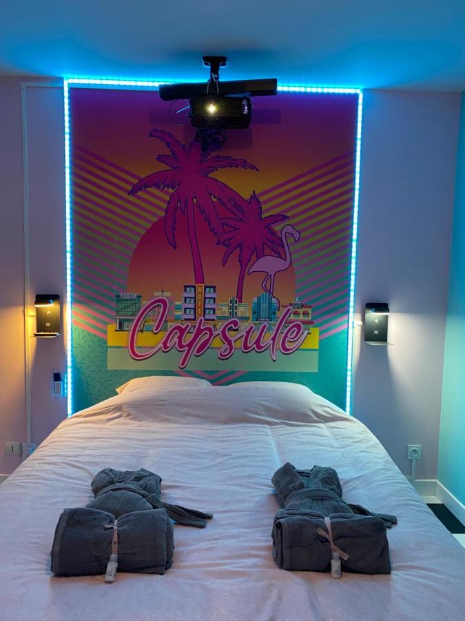Capsule Miami Vice - Jacuzzi - Billard - Ecran Cinema & Netflix - Ping-Pong - Nintendo & Jeux- Лиеван Екстериор снимка