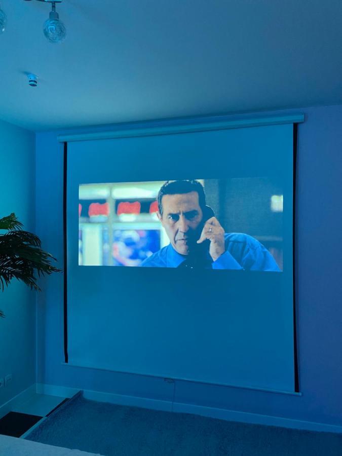 Capsule Miami Vice - Jacuzzi - Billard - Ecran Cinema & Netflix - Ping-Pong - Nintendo & Jeux- Лиеван Екстериор снимка