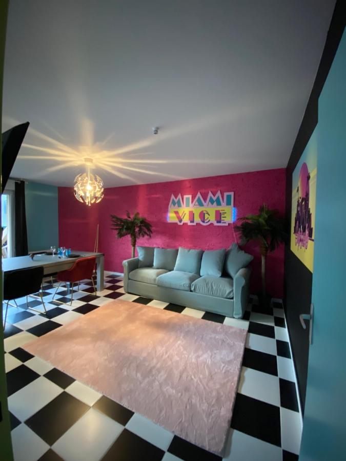 Capsule Miami Vice - Jacuzzi - Billard - Ecran Cinema & Netflix - Ping-Pong - Nintendo & Jeux- Лиеван Екстериор снимка