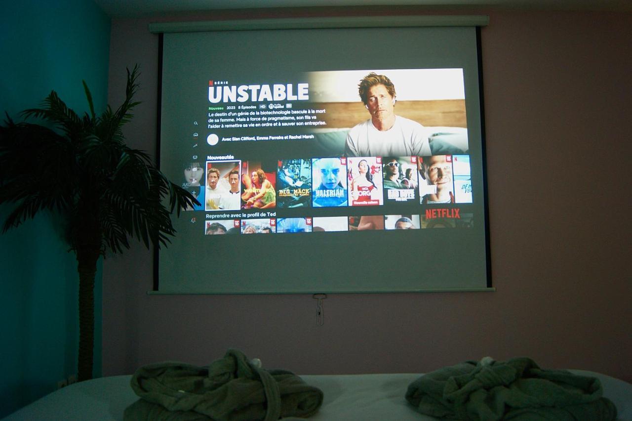 Capsule Miami Vice - Jacuzzi - Billard - Ecran Cinema & Netflix - Ping-Pong - Nintendo & Jeux- Лиеван Екстериор снимка